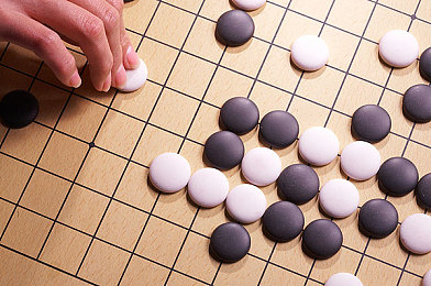 已满18岁从此转入新世界｜青春启航，逐梦新时代：挑战与机遇交织的成长篇章-1