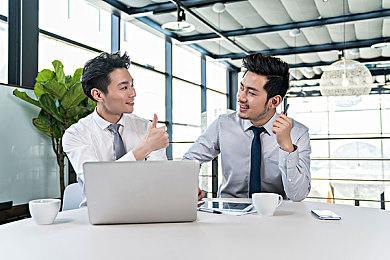 电梯间里的梅开二度老年人｜社区电梯间里的“梅开二度”：揭示老龄化困境与关怀缺失-3