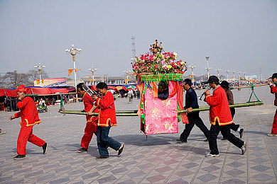 小乔大乔吃孙悟空棍子｜奇幻再现：《西游记》新演绎点燃传统文化传承热情-2