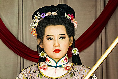 男生和女生一起差差差｜短视频展现互助精神：新时代青年携手共进，探讨教育公平与性别平等-4