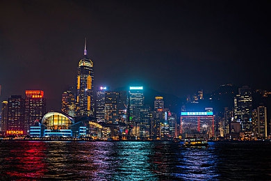 新婚夜娇妻被白玩1-8｜新婚之夜悲剧：新娘遭受严重伤害，社会呼吁关注婚姻道德与法律保护
