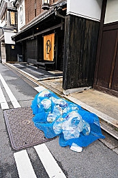 魅影｜深夜失踪事件引发热议，年轻女子生死未卜，警方全力寻找