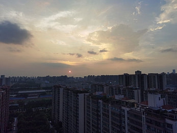 绿巨人www高清免费观看下载｜绿巨人高清免费下载引热议：版权争议下的社会焦点