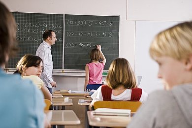 扒开老师   动漫软件：趣味动漫学海航，互动教学乐趣多-1