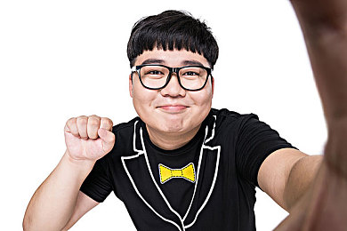 杏导航aⅴ福利网站：网界风波再起，非法色情网站挑战监管底线