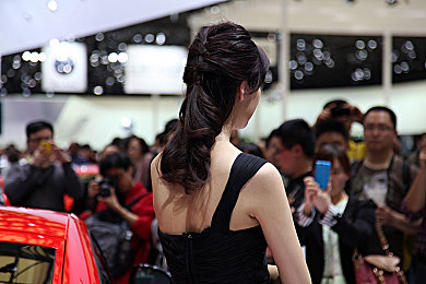 黄色网络电影：穿梭影海，揭秘电影奇幻冒险之旅