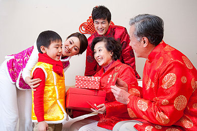 120秒试看：瞬息吸睛，内容盛宴：碎片时代的新互动体验探秘