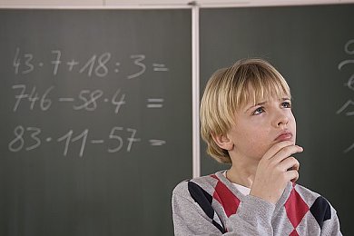 黄色视频软件免费下载：网络暗流涌动：揭秘免费下载“陷阱”背后的色情软件泛滥-2