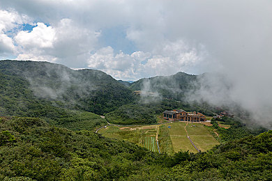 外婆小新一家亲：温馨回忆，游戏共筑亲情时光-1