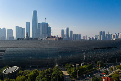 中国老太太607080的生活状态：探索养老生活新视角：模拟游戏带您感受中国老太太的温馨岁月