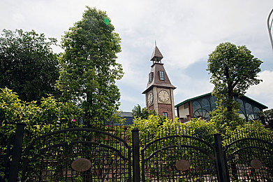 《时间静止的学院》1-4顺序：时空穿梭：命运之森奇幻冒险之旅