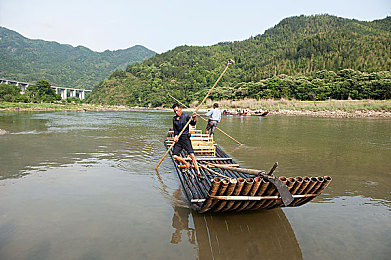 激情五月：综合网：五月游戏盛宴：《勇者归来》领衔，综合网带你畅游新世界-2