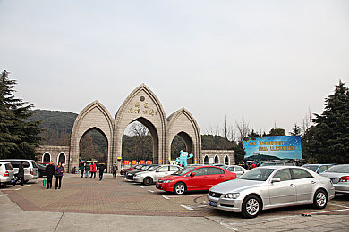 与女老板上司出差酒店过夜：职场出差住宿争议：道德法律边界再引热议-2