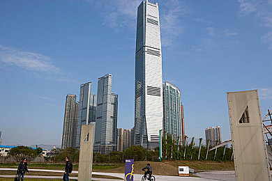经典偷窥盗摄7777777：暗影诱惑：都市窥视惊悚之旅-2