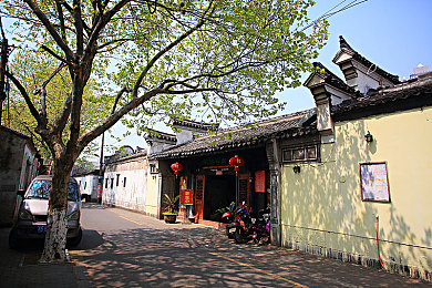 歪歪漫画入口处：漫画奇境探险，养成大师梦之旅-2