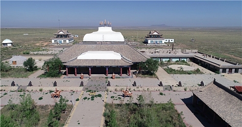 男Ji大巴进入女人一区：揭秘奇观：男性专享大巴首度踏入女性专属领地，跨界融合引热议-2