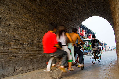 精品1区2区3区：游戏魅力大揭秘：探秘三大顶级区域，体验无限精彩瞬间-1