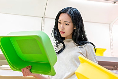 花季v3.063每天免费三次：＂花季＂游戏新版本上线，每日福利活动引玩家热议-2