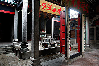 绅士ACT手游：穿越时空，视觉盛宴，奇幻冒险启航——手游界新星引期待