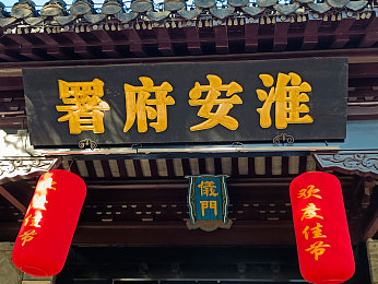羞羞漫画免费网站：免费漫画网站走红网络，引发社会版权与产业发展讨论-4