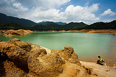 免费色情软件：净化网络空间，守护青春防线，共筑安全屏障-3