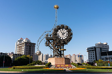 打扑克牌视频又疼又叫软件：沉浸式体验新高度：创新扑克游戏软件引玩家狂热追捧-3