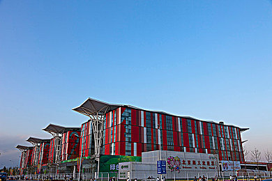 动漫美女裸体直播：网络裸播风波再掀道德伦理热议，清朗网络空间待监管升级-2