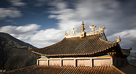 盗摄国产夫妻生活水滴：私密角落探秘，国产夫妻情感之旅-3
