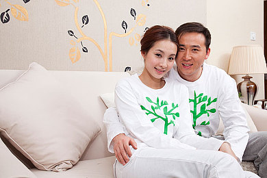 中国护士少妇XXXX做受：护士少妇XXXX坚守一线：揭示医护生活艰辛，致敬白衣天使奉献精神