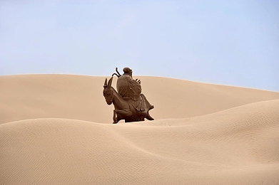 剧烈运动打扑克：极限竞技场外，扑克牌上的极限狂欢-3