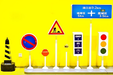 晚上一个人www：都市孤独共鸣：揭秘“晚上独www”现象背后的心灵世界-4