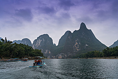 美女洗澡B毛茂盛：探索神秘水域，畅享冒险之旅——水之密语，美女浴程中的奇幻之旅-3