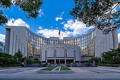 翁与小莹第四章浴室激情：悬疑小说《翁与小莹》第四章揭秘：浴室激情背后的惊悚秘密与阅读技巧深度剖析-4