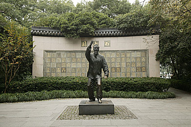 床上打扑克又疼又叫：欢乐变惊魂，家庭娱乐安全警钟长鸣-4
