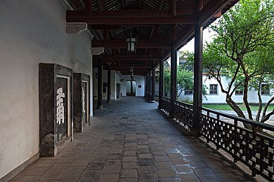 性饥渴少妇难忍按摩推油：“探寻按摩奥秘，解锁身心愉悦新境界”-2