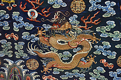 一个坏妈妈4中字头强华驿：惊悚世界探秘：深度解析热门游戏独特魅力，体验“坏妈妈”惊悚之旅-4
